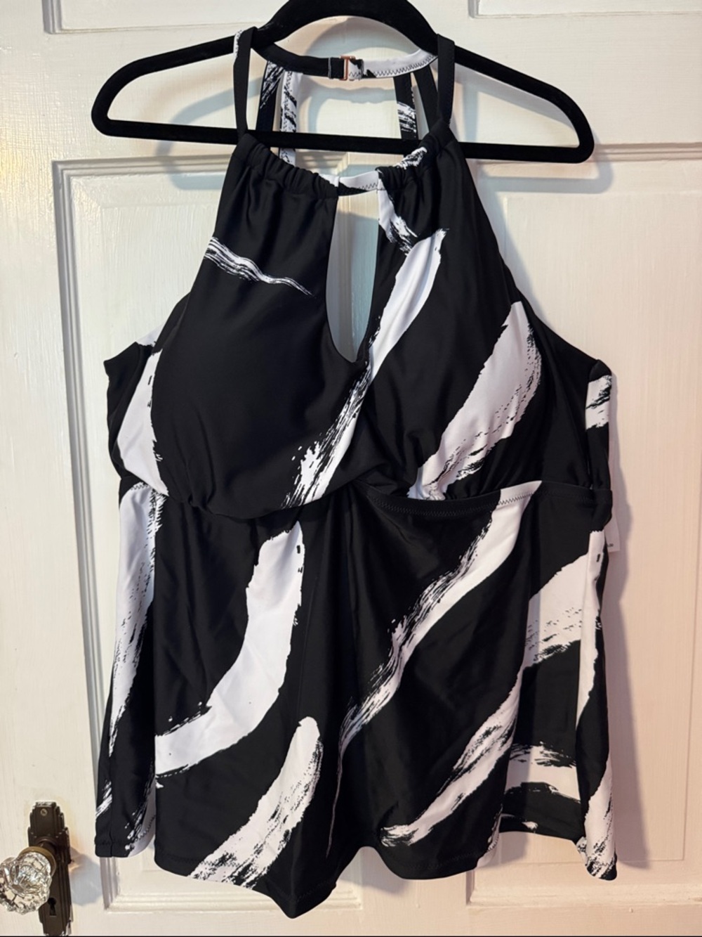 NWT Raisins Curve Rosalie Tankini Top Black and White  Swimwear Underwire 22W